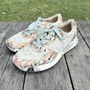 L'Artiste By Spring Step Daisy Mae Sneakers US 9.5-10 Color Beige Multi EUC